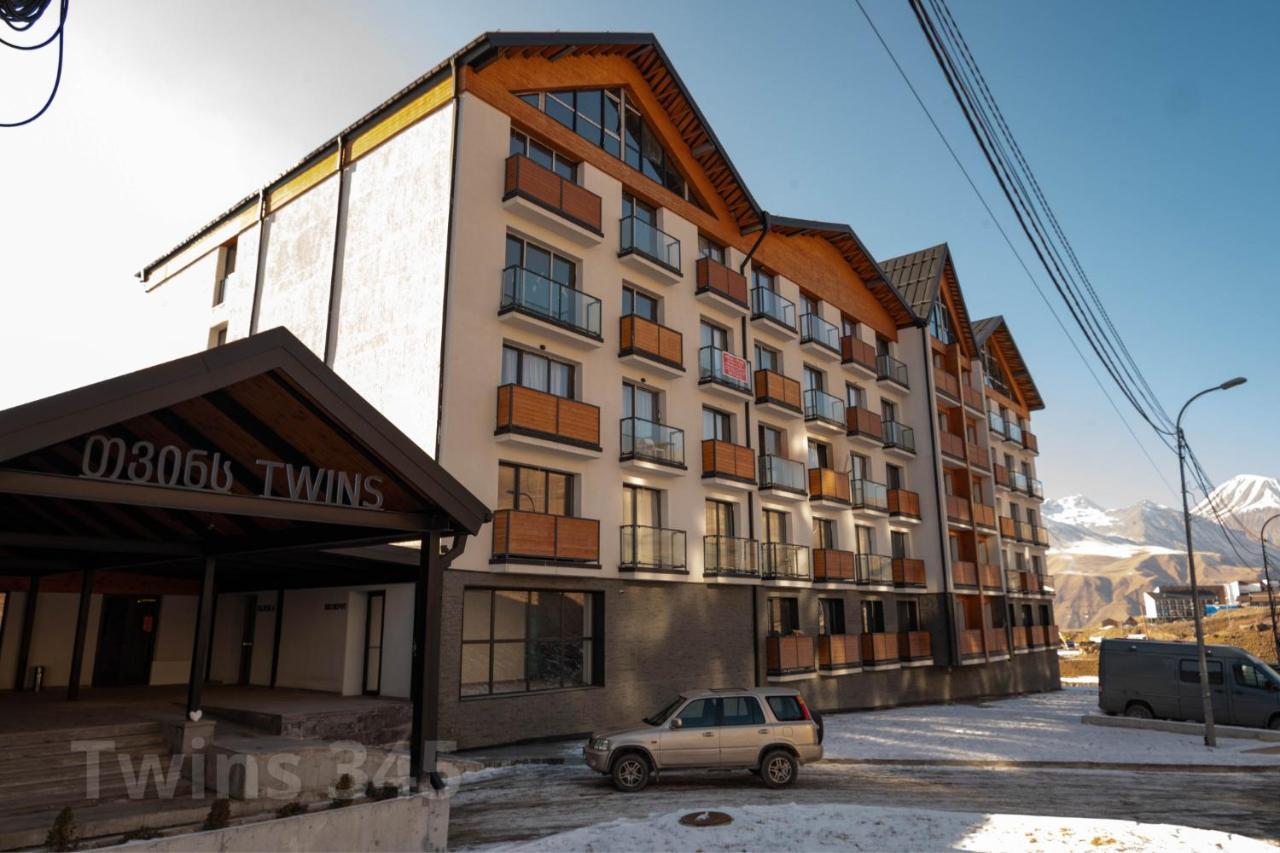 Valley And Mountain View, Twins, With Hot Water Gudauri Exterior photo